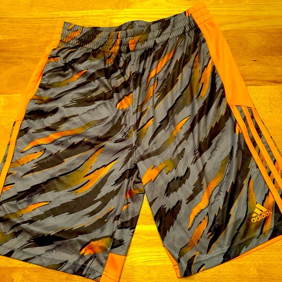 Boys adidas shorts - Picture 1 of 1